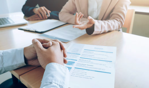 Muchos buscan empleo, pero pocos asisten cuando llegan las oportunidades