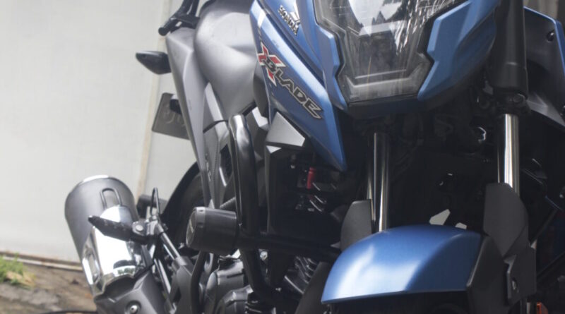 Moto Xblade Azul